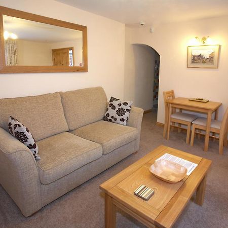 Saltburn Holidays Primrose Cottage Гисбъро Стая снимка