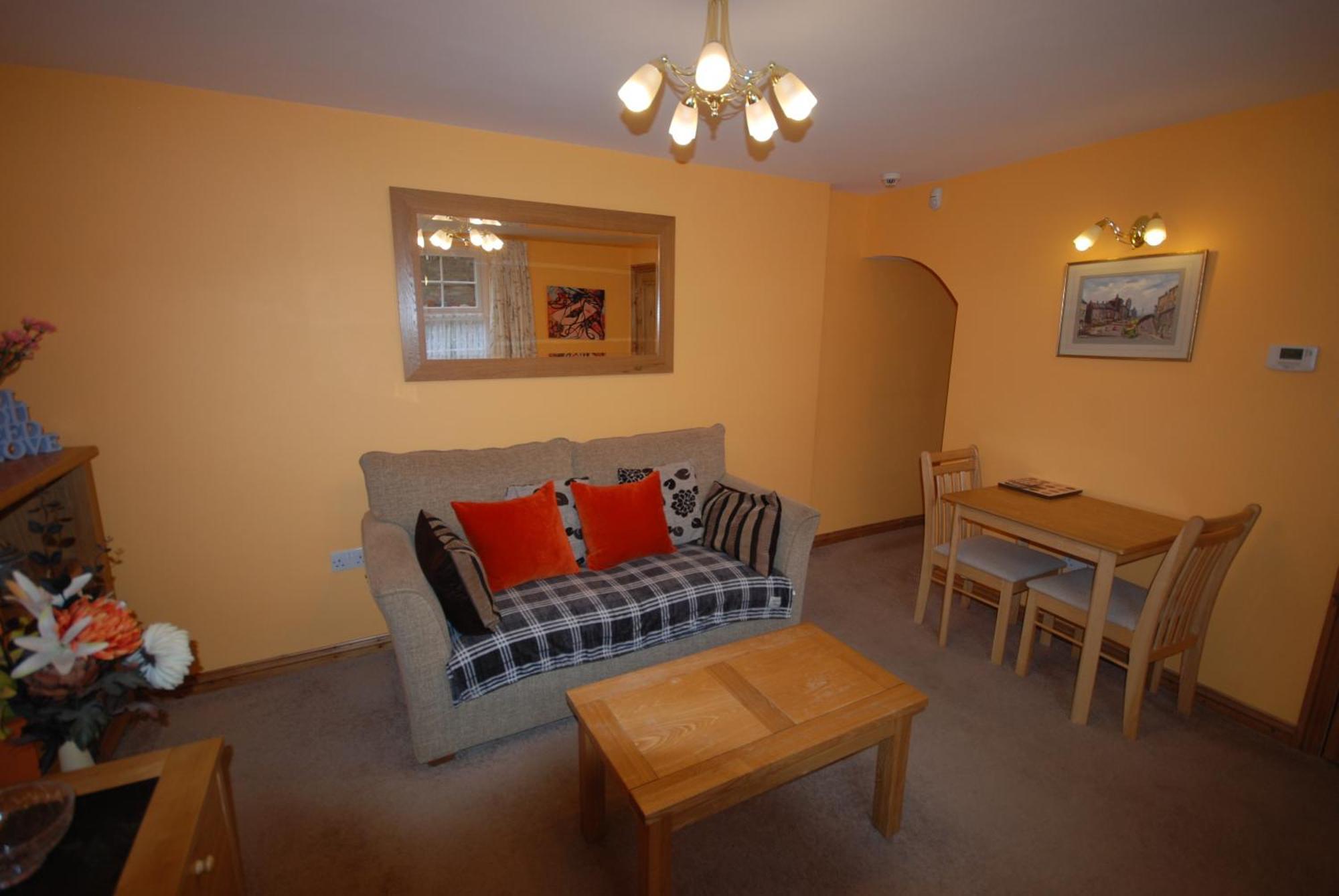 Saltburn Holidays Primrose Cottage Гисбъро Стая снимка